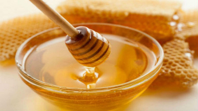 13 روش عالی برای تشخیص عسل طبیعی از عسل تقلبی